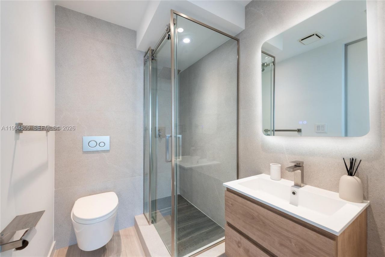 255 Galen Dr, Unit 2I, Key Biscayne, FL 33149 Photo