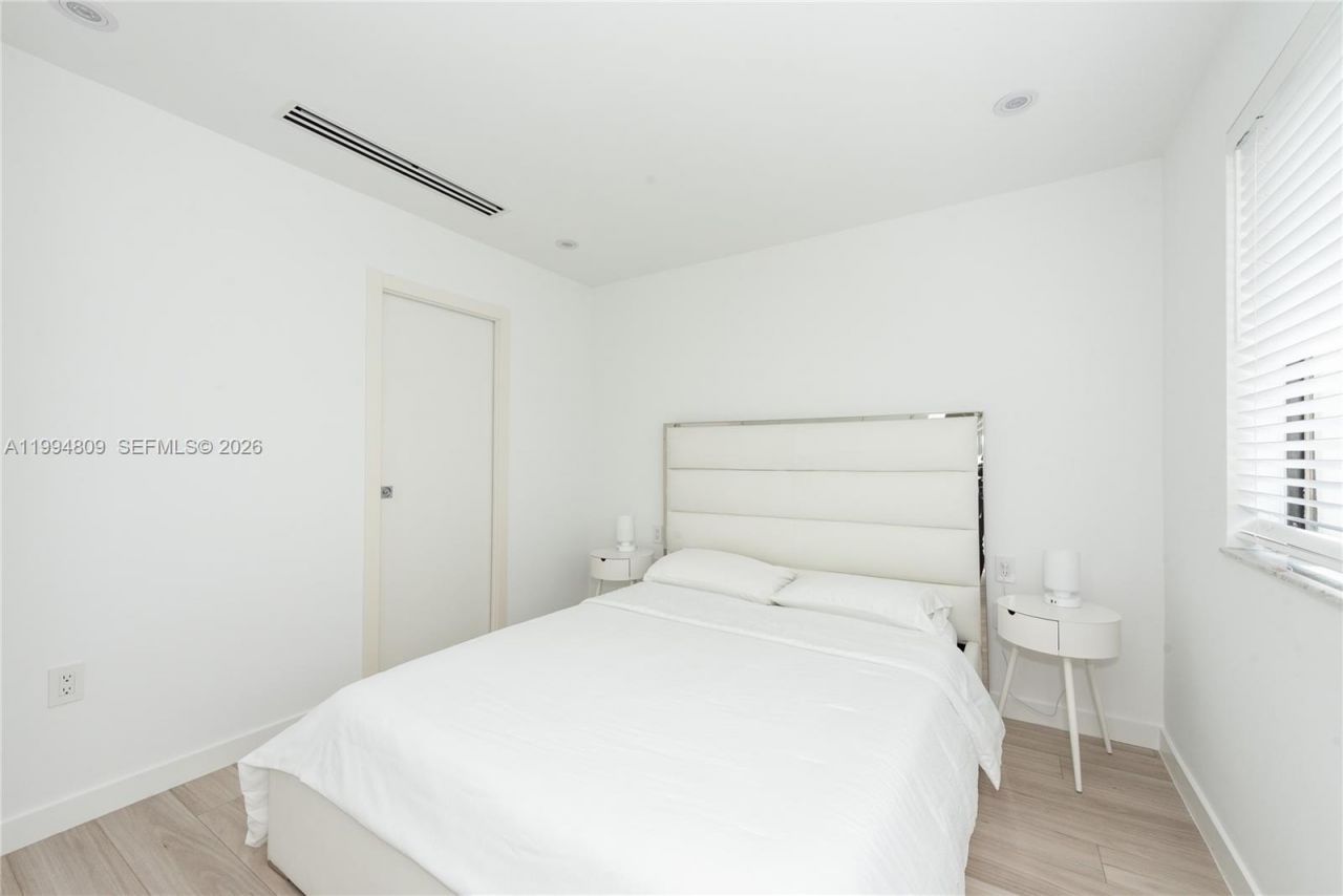 255 Galen Dr, Unit 2I, Key Biscayne, FL 33149 Photo