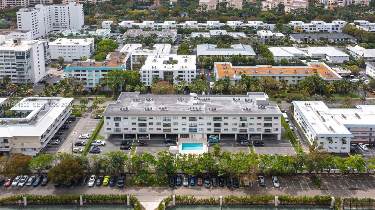 255 Galen Dr, Unit 2I, Key Biscayne, FL 33149 Photo