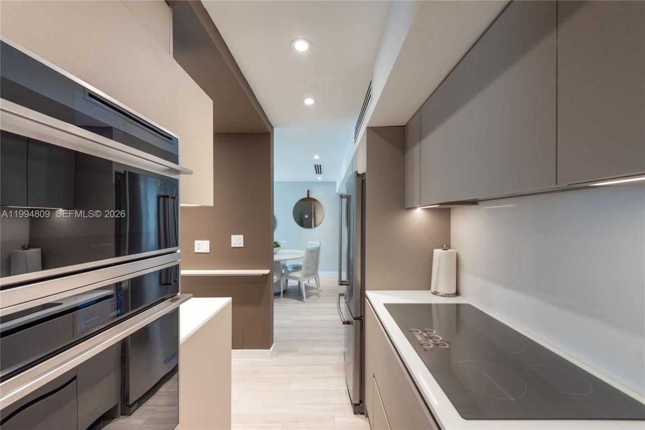 255 Galen Dr, Unit 2I, Key Biscayne, FL 33149 Photo