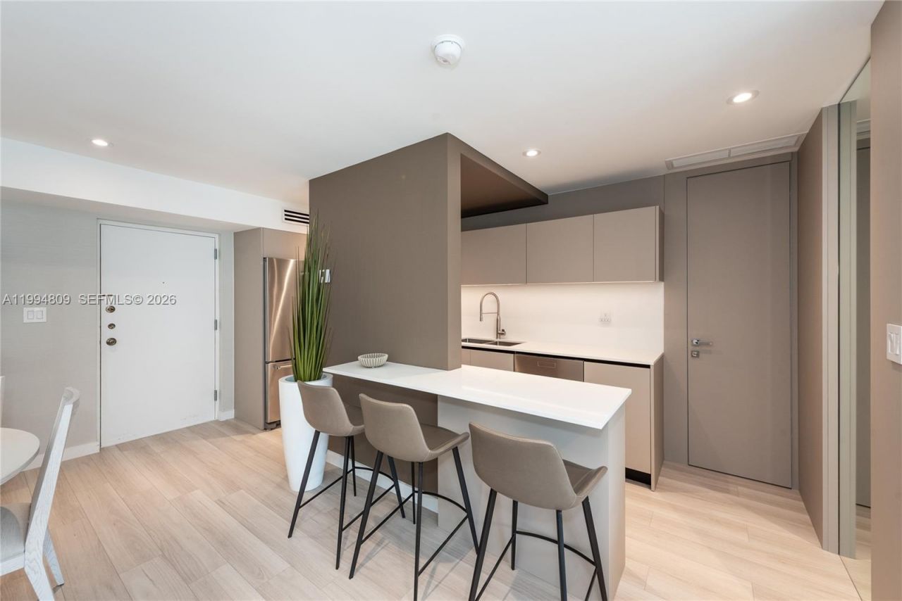 255 Galen Dr, Unit 2I, Key Biscayne, FL 33149 Photo