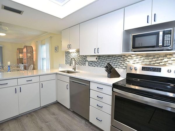 18459 SE Wood Haven Ln, Unit J, Jupiter, FL 33469