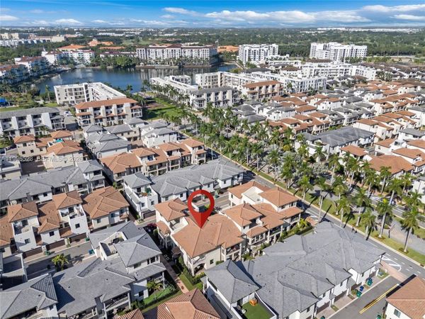 4608 NW 83rd Pkwy, Doral, FL 33166