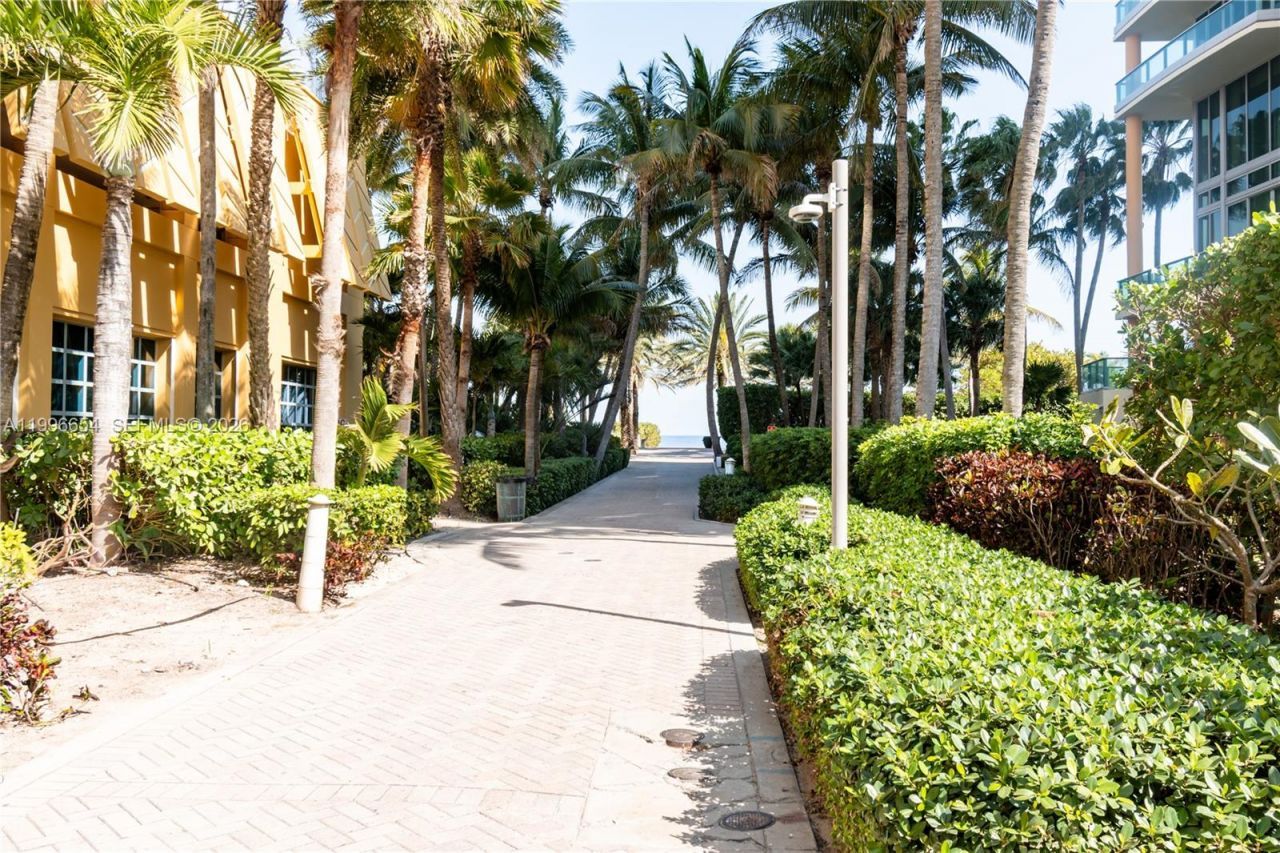 1460 Ocean Dr , Unit 309, Miami Beach, FL 33139 Photo