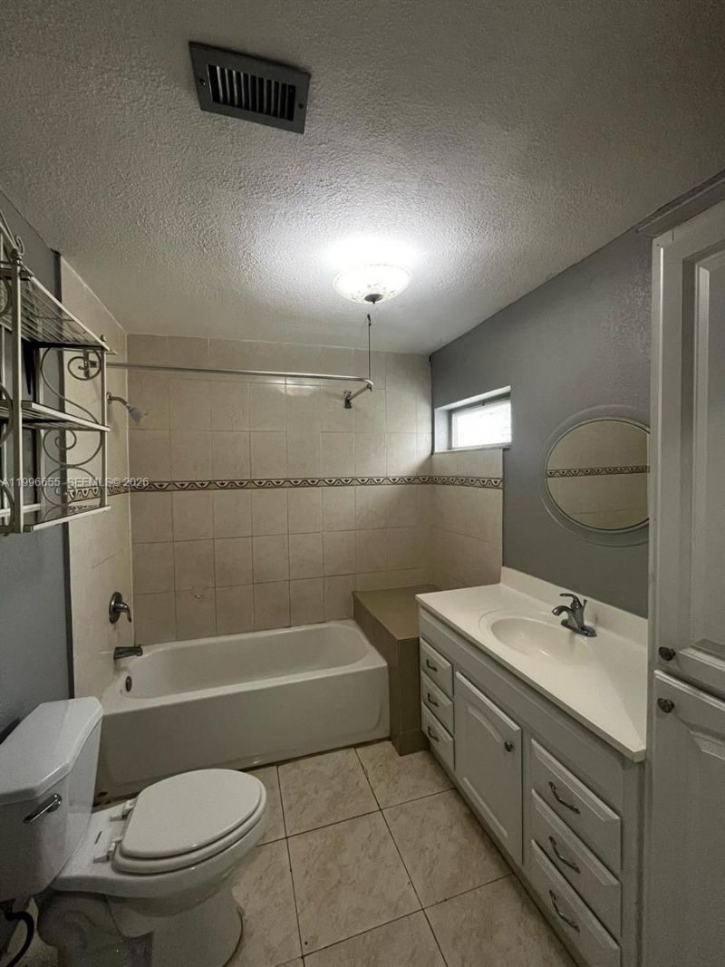 4753 NW 41st St, Lauderdale Lakes, FL 33319 Photo