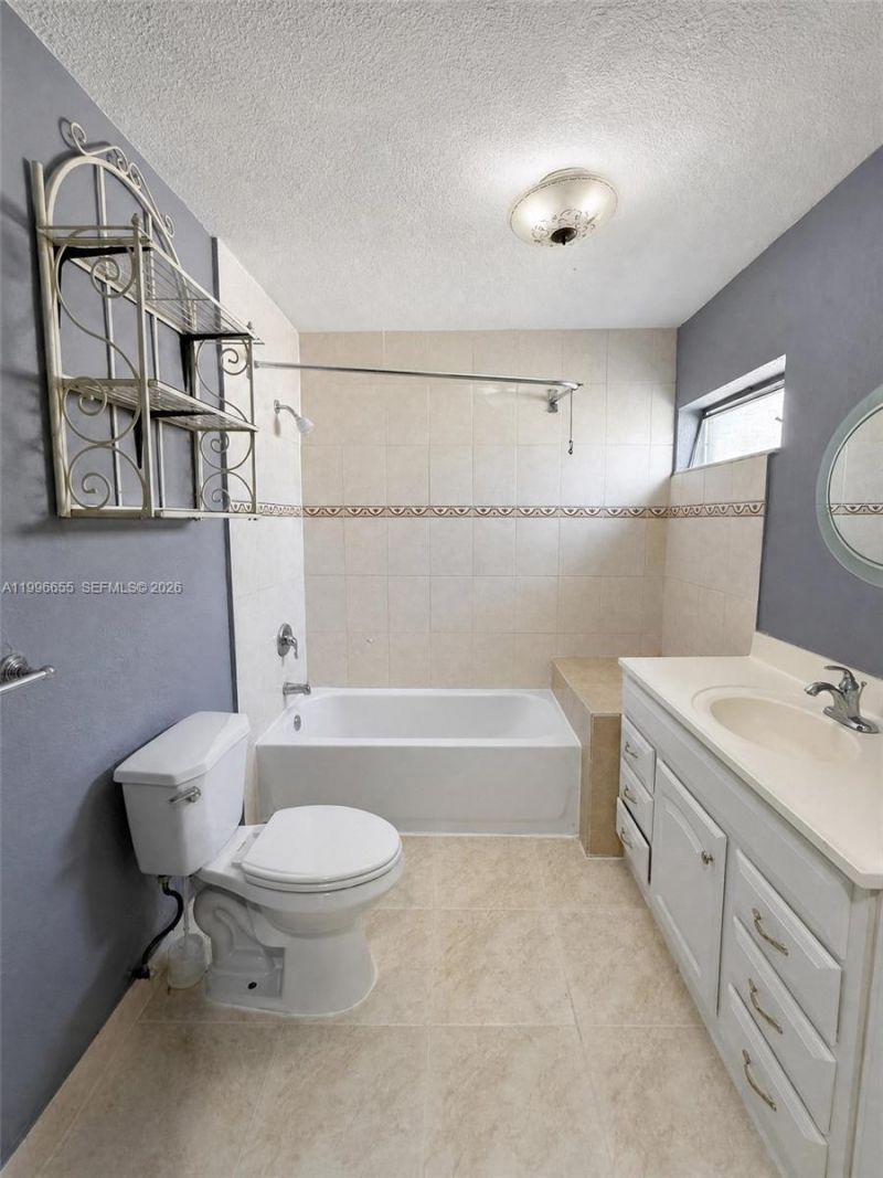 4753 NW 41st St, Lauderdale Lakes, FL 33319 Photo