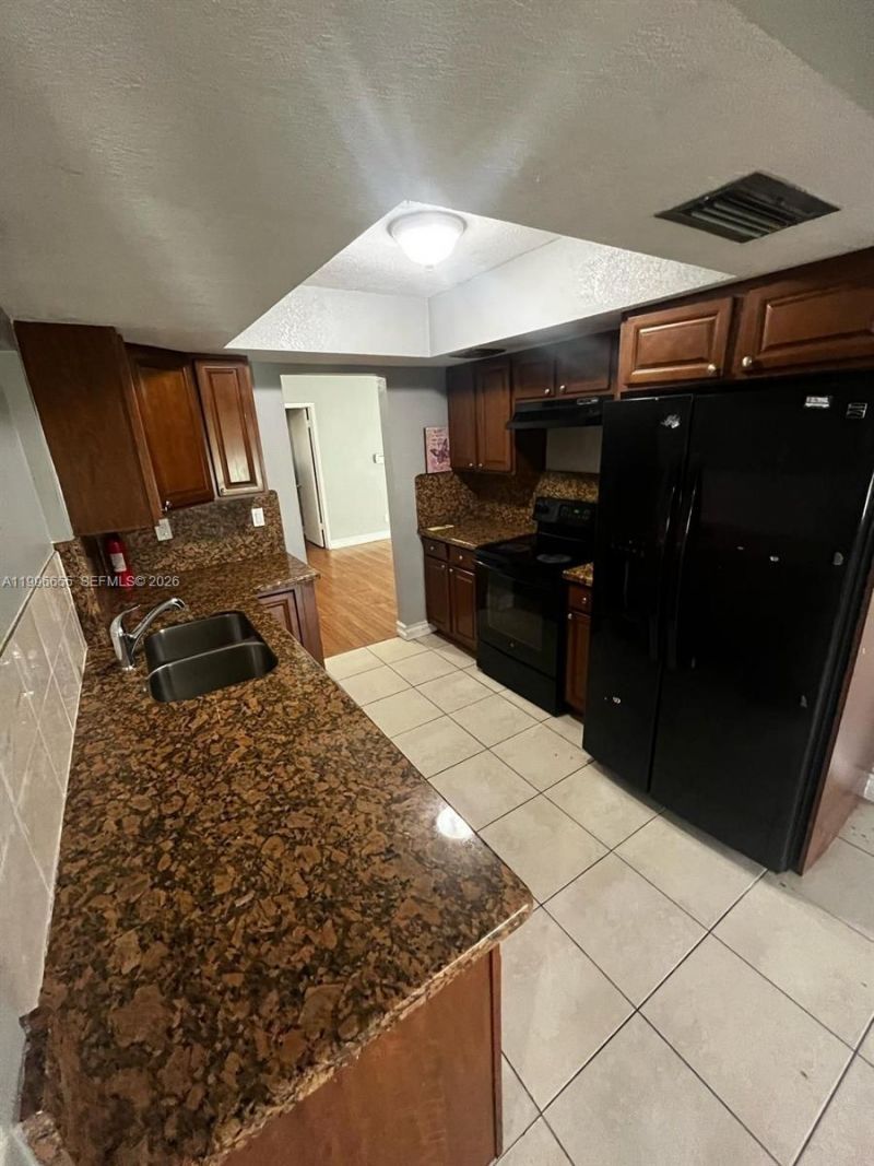 4753 NW 41st St, Lauderdale Lakes, FL 33319 Photo