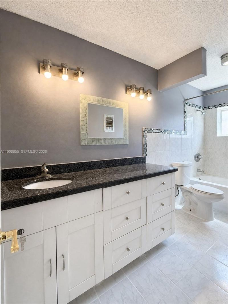 4753 NW 41st St, Lauderdale Lakes, FL 33319 Photo