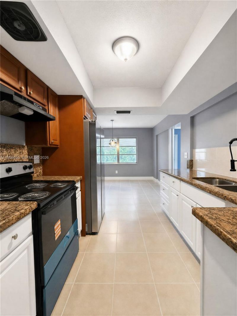 4753 NW 41st St, Lauderdale Lakes, FL 33319 Photo