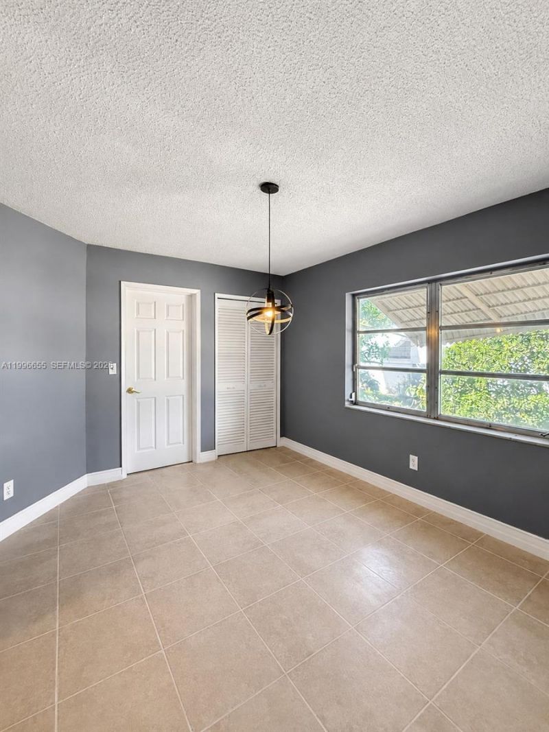 4753 NW 41st St, Lauderdale Lakes, FL 33319 Photo