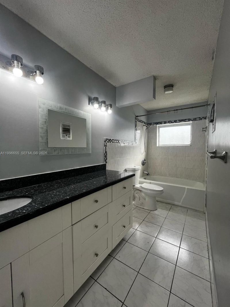 4753 NW 41st St, Lauderdale Lakes, FL 33319 Photo