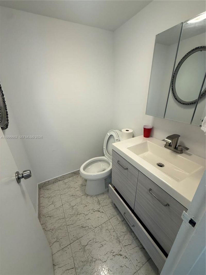 17560 Atlantic Blvd, Unit 302, Sunny Isles Beach, FL 33160 Photo