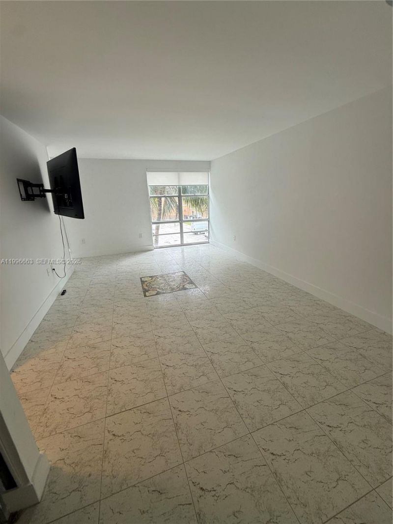 17560 Atlantic Blvd, Unit 302, Sunny Isles Beach, FL 33160 Photo