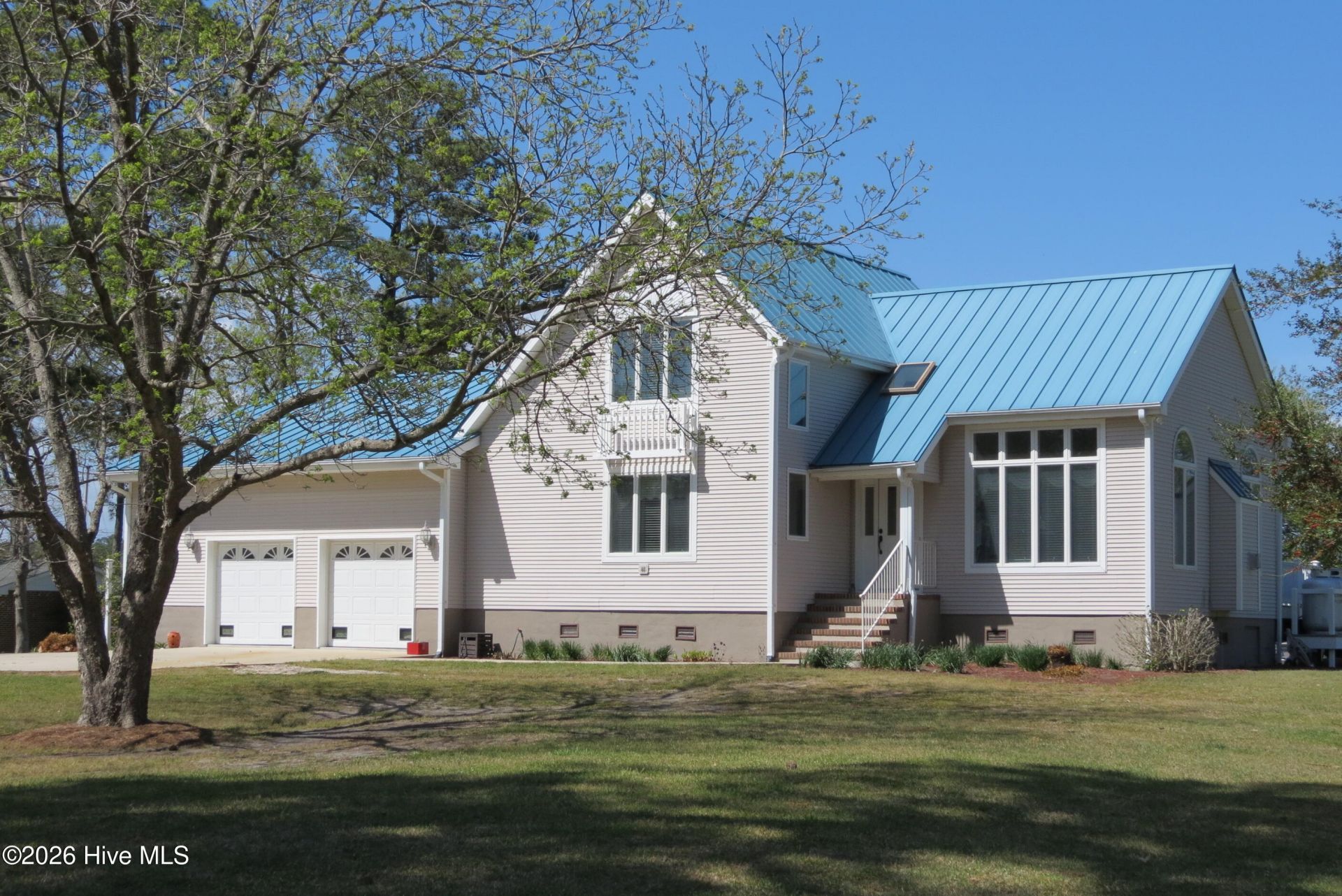 609 Mills Road, Oriental, NC 28571 Main Photo