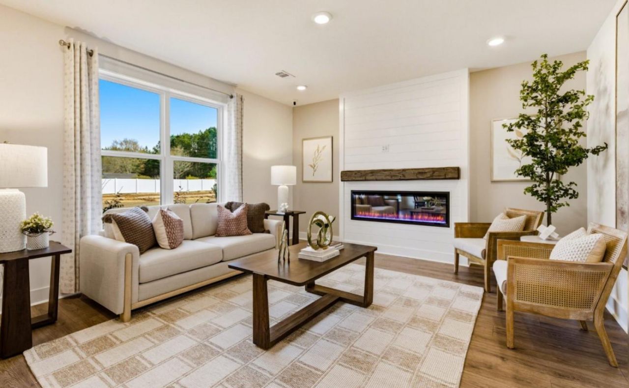 447 White Magnolia Street Photo 6