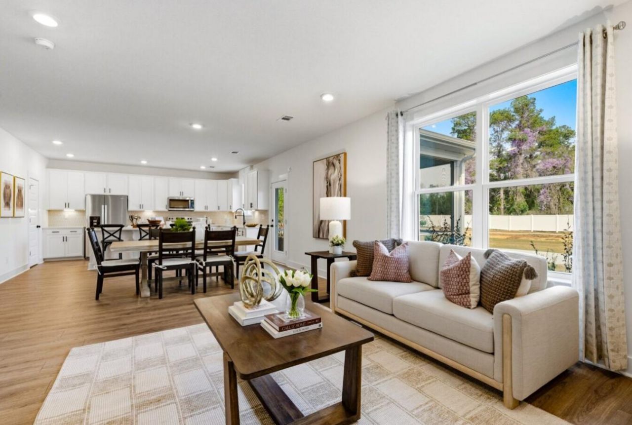 447 White Magnolia Street Photo 7