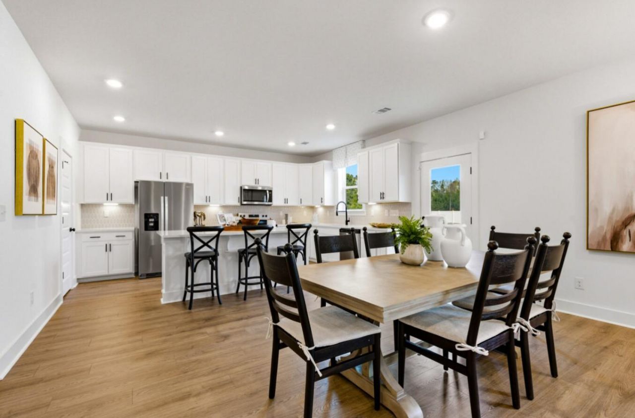 447 White Magnolia Street Photo 8