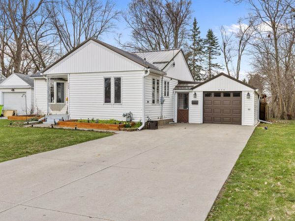 924 W Orange Street, Greenville, MI 48838