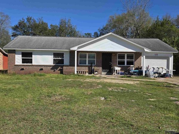 5706 Graymont Ln, Pensacola, FL 32526