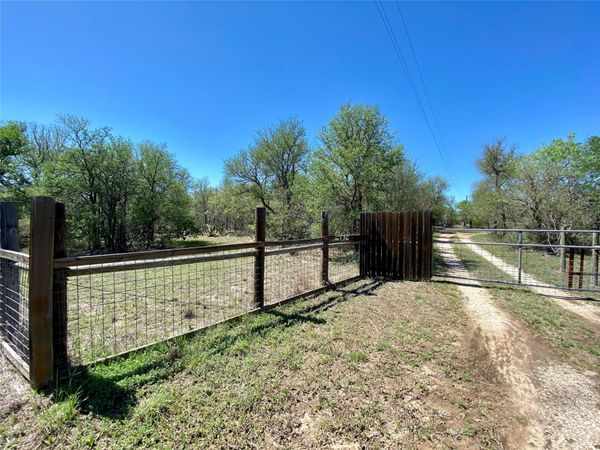 202 Elm Forest LOOP, Cedar Creek, TX 78612