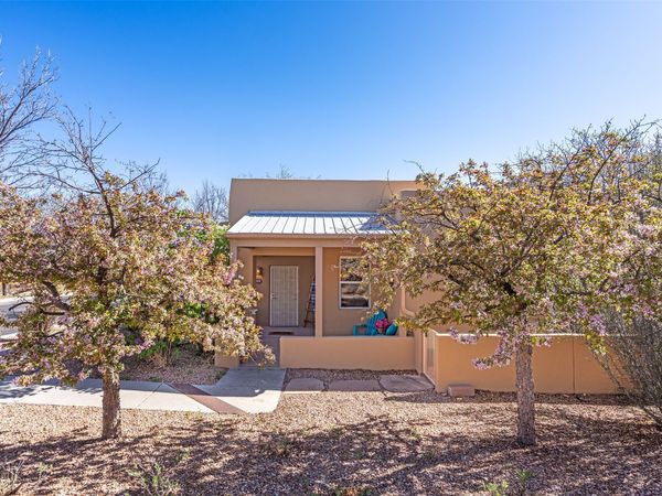 3 Julia Court, Santa Fe, NM 87508
