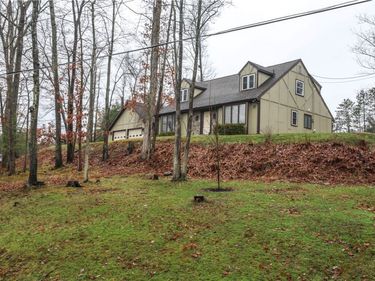 22 Overbrook Road, Painted Post, NY 14870