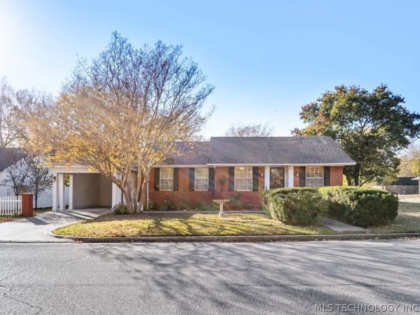 923 N 12th Avenue , Durant, OK 74701