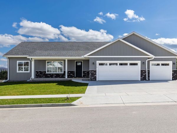 270 Southern Dr, Holmen, WI 54636