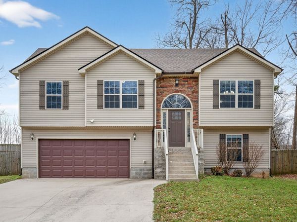 1684 Putnum Dr , Clarksville, TN 37042