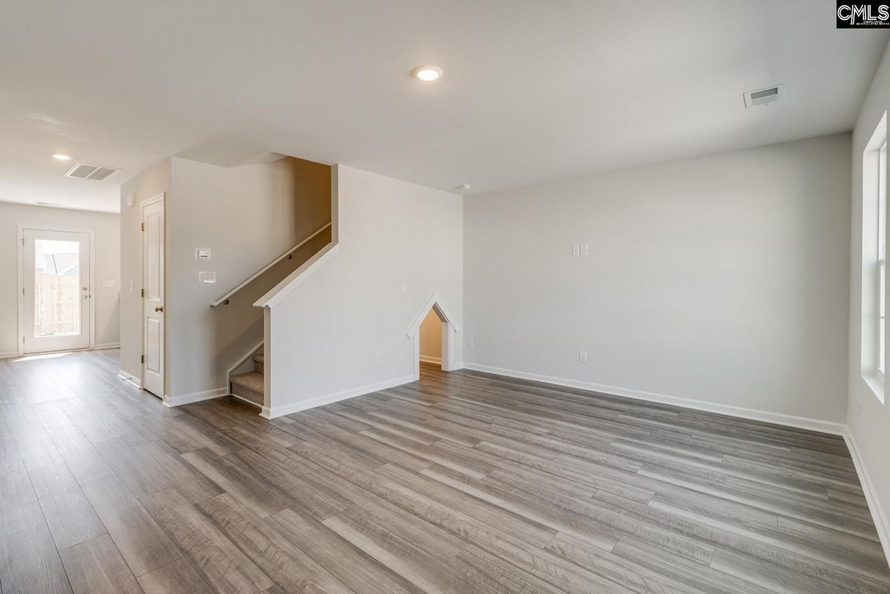 3028 Harborview Drive Photo 4