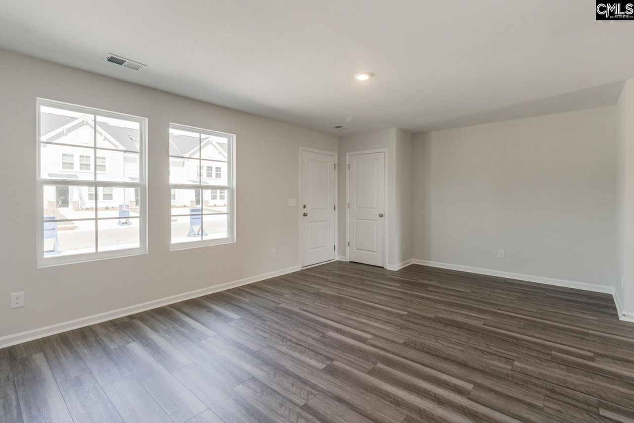 3028 Harborview Drive Photo 6