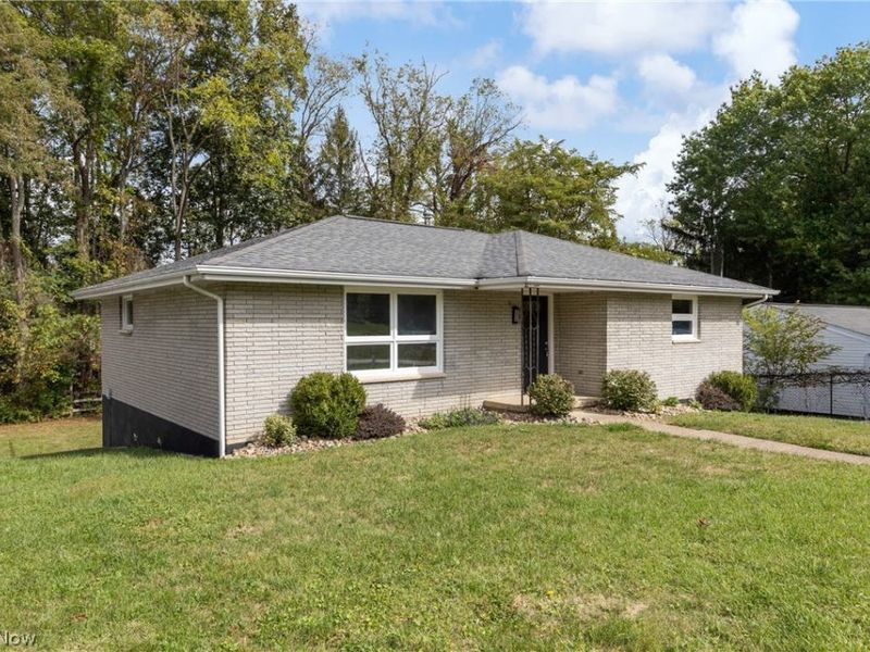 51235 Burrwood Drive, Saint Clairsville, OH 43947 Photo 2