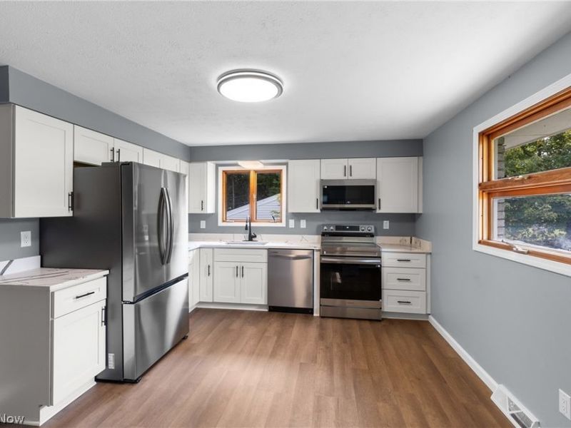 51235 Burrwood Drive, Saint Clairsville, OH 43947 Photo 7