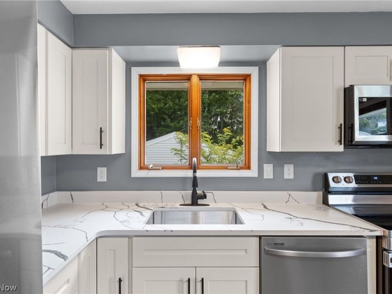 51235 Burrwood Drive, Saint Clairsville, OH 43947 Photo 8