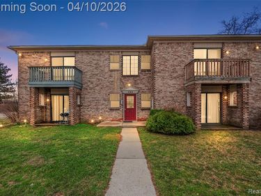 286 E 13 Mile Road, Madison Heights, MI 48071