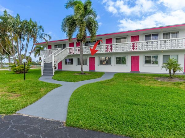 2180 Lake Osborne Drive, Unit 2, Lake Worth Beach, FL 33461