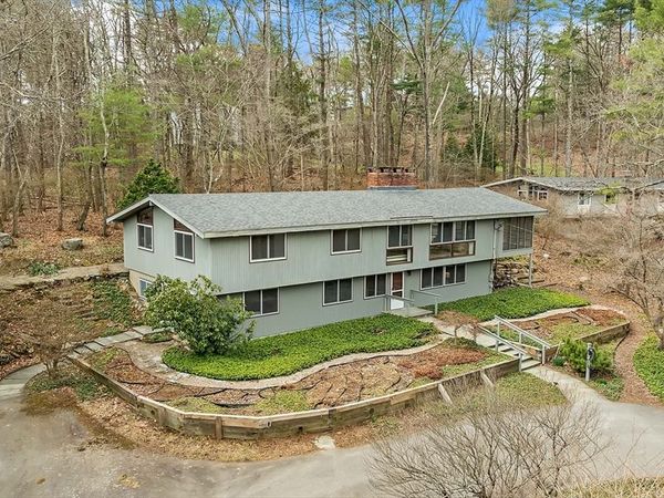 8 Hobbs Road, Wayland, MA 01778