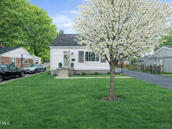 903 Lochhaven Boulevard, Maumee, OH 43537