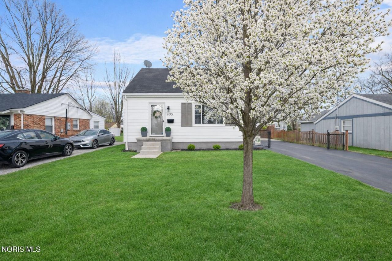 903 Lochhaven Boulevard , Maumee, OH 43537 Main Photo