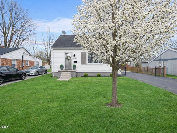 903 Lochhaven Boulevard , Maumee, OH 43537