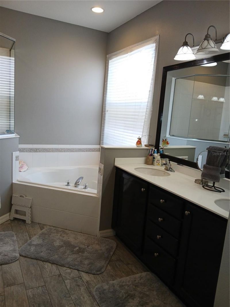 6631 63rd Terrace E, Bradenton, FL 34203 Photo