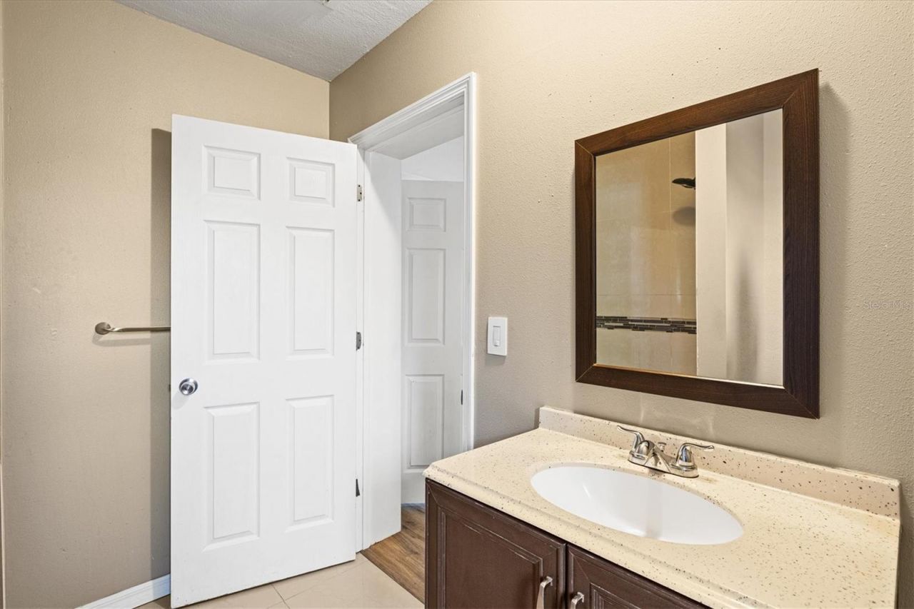 5911 Olive Avenue, Sarasota, FL 34231 Photo