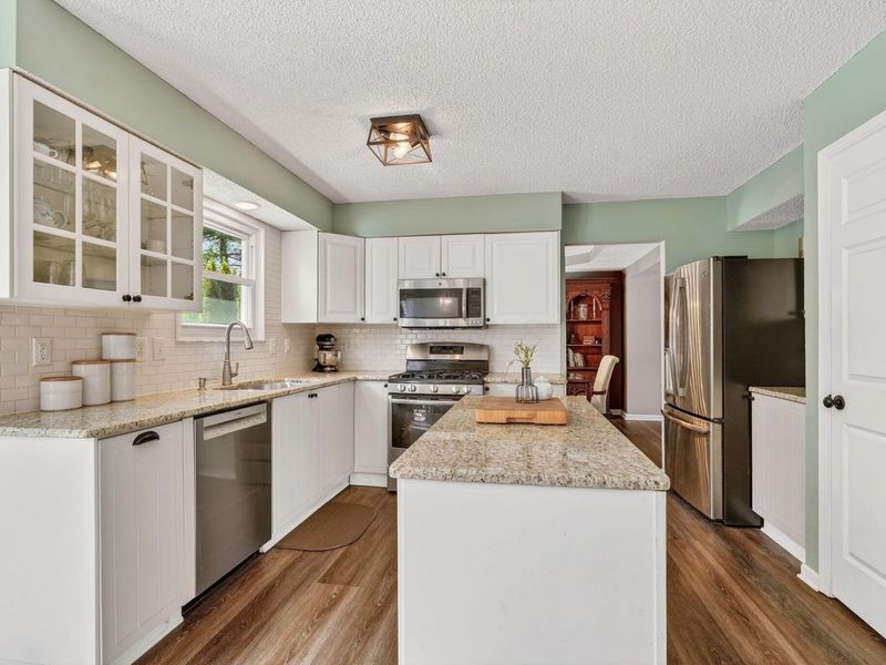 3554 W Bay Circle , Lewis Center, OH 43035 Photo 16