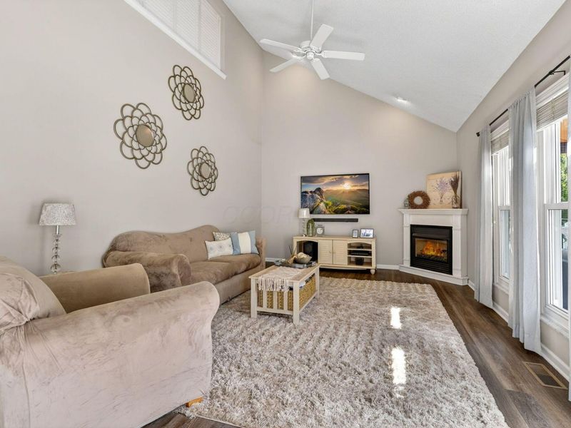 3554 W Bay Circle , Lewis Center, OH 43035 Photo 25