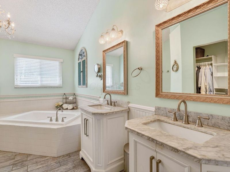 3554 W Bay Circle , Lewis Center, OH 43035 Photo 37