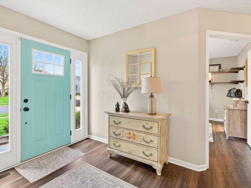 3554 W Bay Circle , Lewis Center, OH 43035 Photo 9