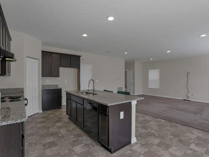 1519 Lewes Castle Drive, Grove City, OH 43123 Photo 14