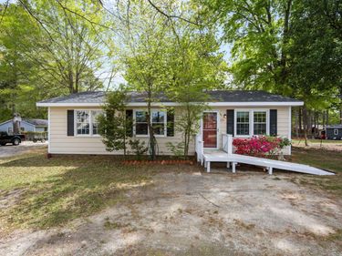 122 E Judd Street, Zebulon, NC 27597