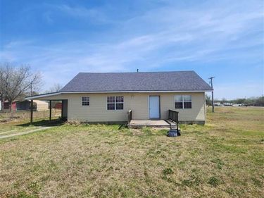 133 S Hillside, Apache, OK 73006