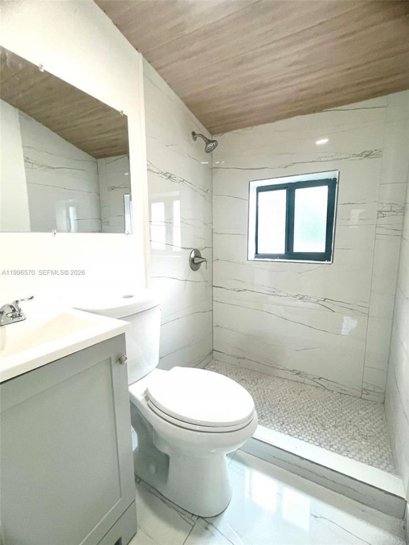 1776 NE 178 Street, Miami, FL 33162 Photo